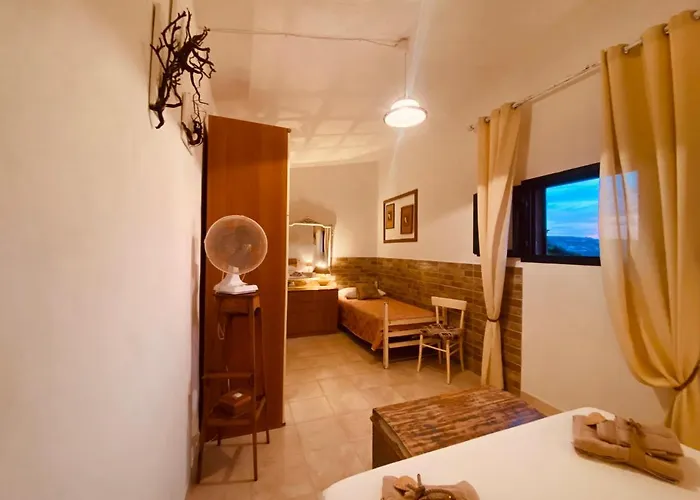 Calalunga Scogliera Carloforte (Isola di San Pietro)